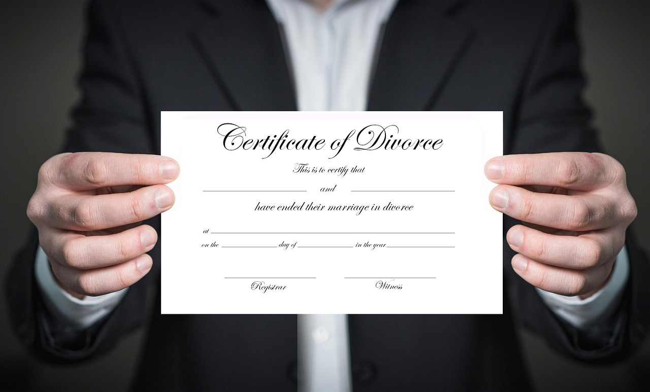熟年離婚を考える時に友人に相談すべき理由は？
